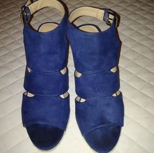 Apr9 navy blue suede wedge like new